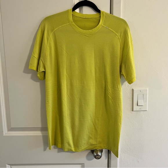 lululemon athletica Other - Lululemon Metal Vent Tech Short Sleeve, M